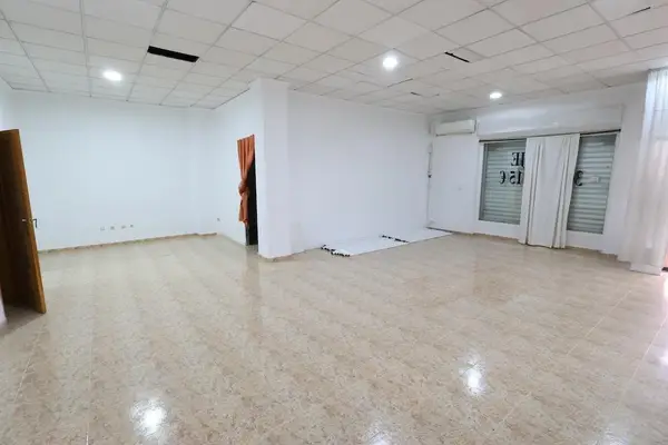 Commercial with 1 bedroom in Torrevieja, Alicante, €125,000 — photo 3