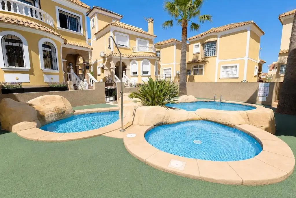 Villa with 3 bedrooms in Orihuela Costa, Alicante, €250,000