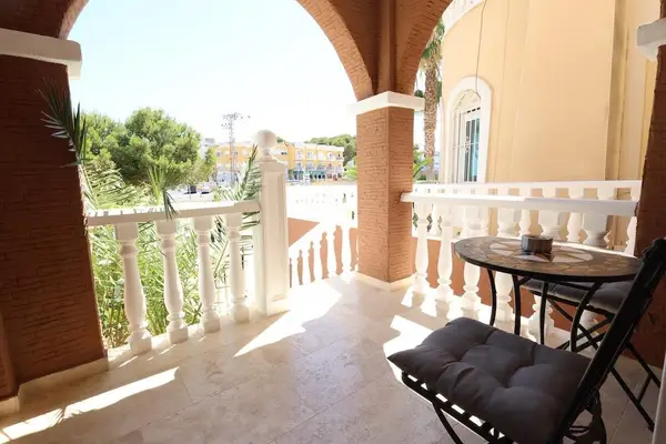Villa with 3 bedrooms in Orihuela Costa, Alicante, €250,000 — photo 3