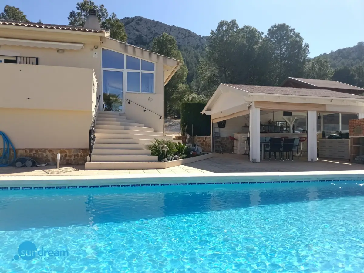 Villa with 4 bedrooms in Abanilla, Murcia, €385,000