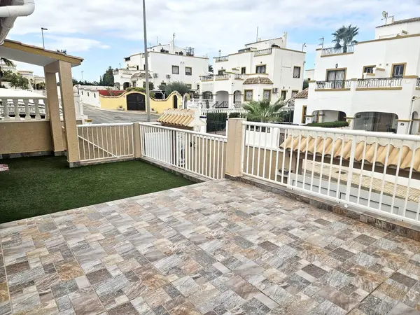 Townhouse with 6 bedrooms in Orihuela Costa, Alicante, €280,000 — photo 3