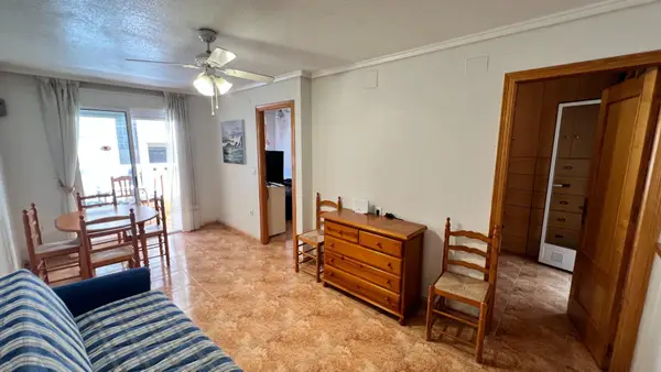 Apartment with 2 bedrooms in Torrevieja, Alicante, €150,000 — photo 3