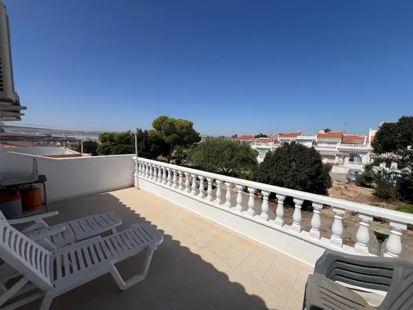 Townhouse with 3 bedrooms in Torrevieja, Alicante, €169,000 — photo 3