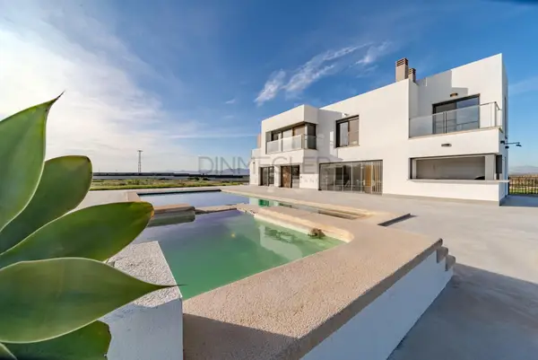 Villa with 5 bedrooms in La Marina, Alicante, €990,000 — photo 3