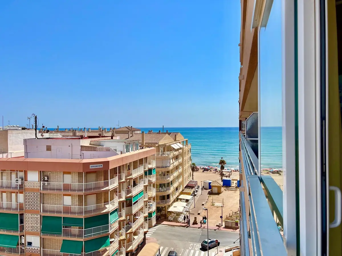 Apartment with 3 bedrooms in Torrevieja, Alicante, €249,900