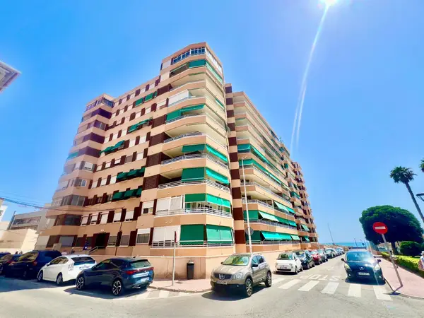 Apartment with 3 bedrooms in Torrevieja, Alicante, €249,900 — photo 3