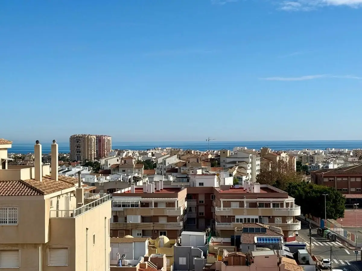 Penthouse with 1 bedroom in Torrevieja, Alicante, €149,900