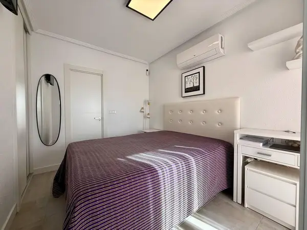 Penthouse with 1 bedroom in Torrevieja, Alicante, €149,900 — photo 4
