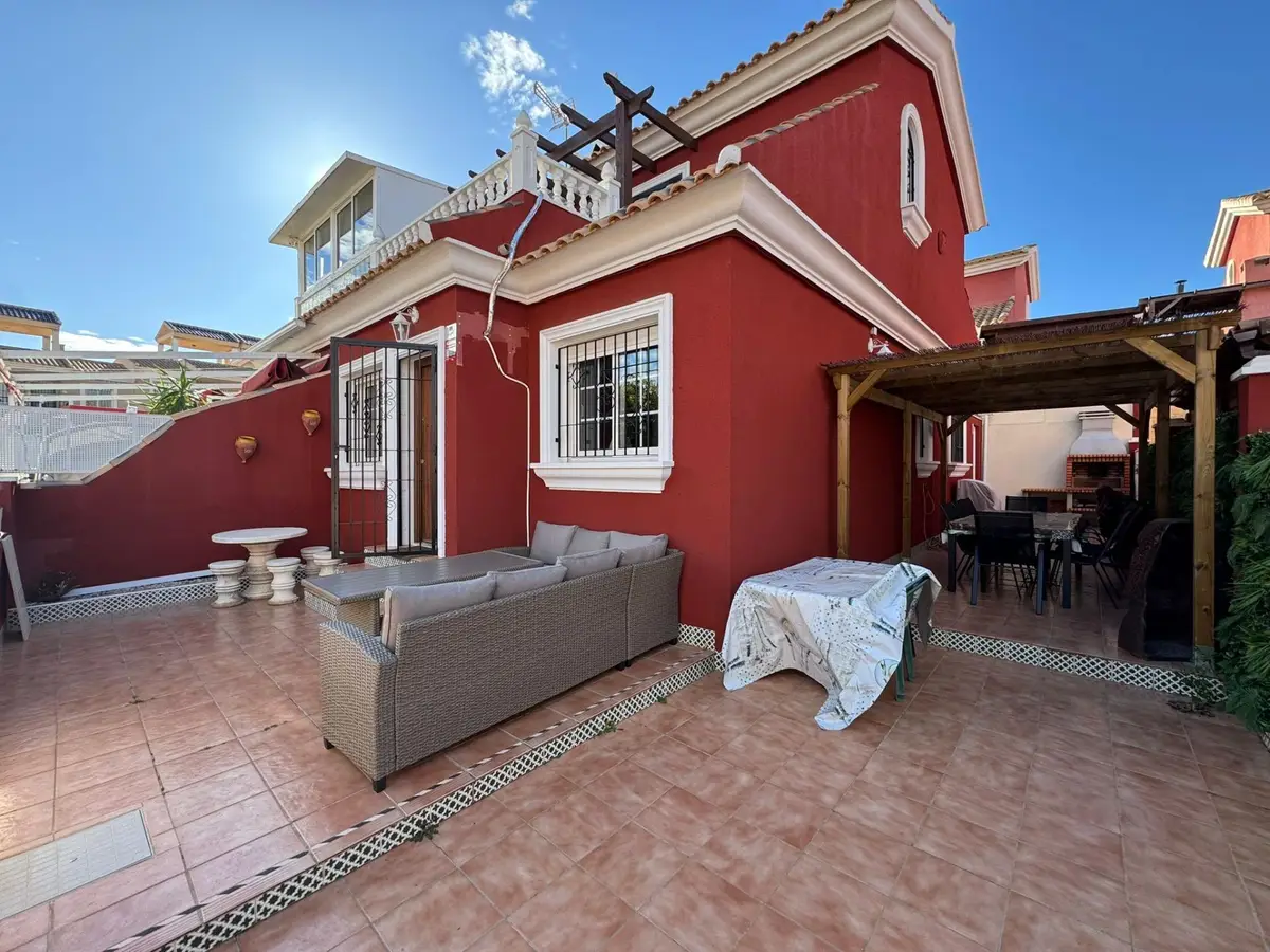 Townhouse with 3 bedrooms in Orihuela Costa, Alicante, €285,000