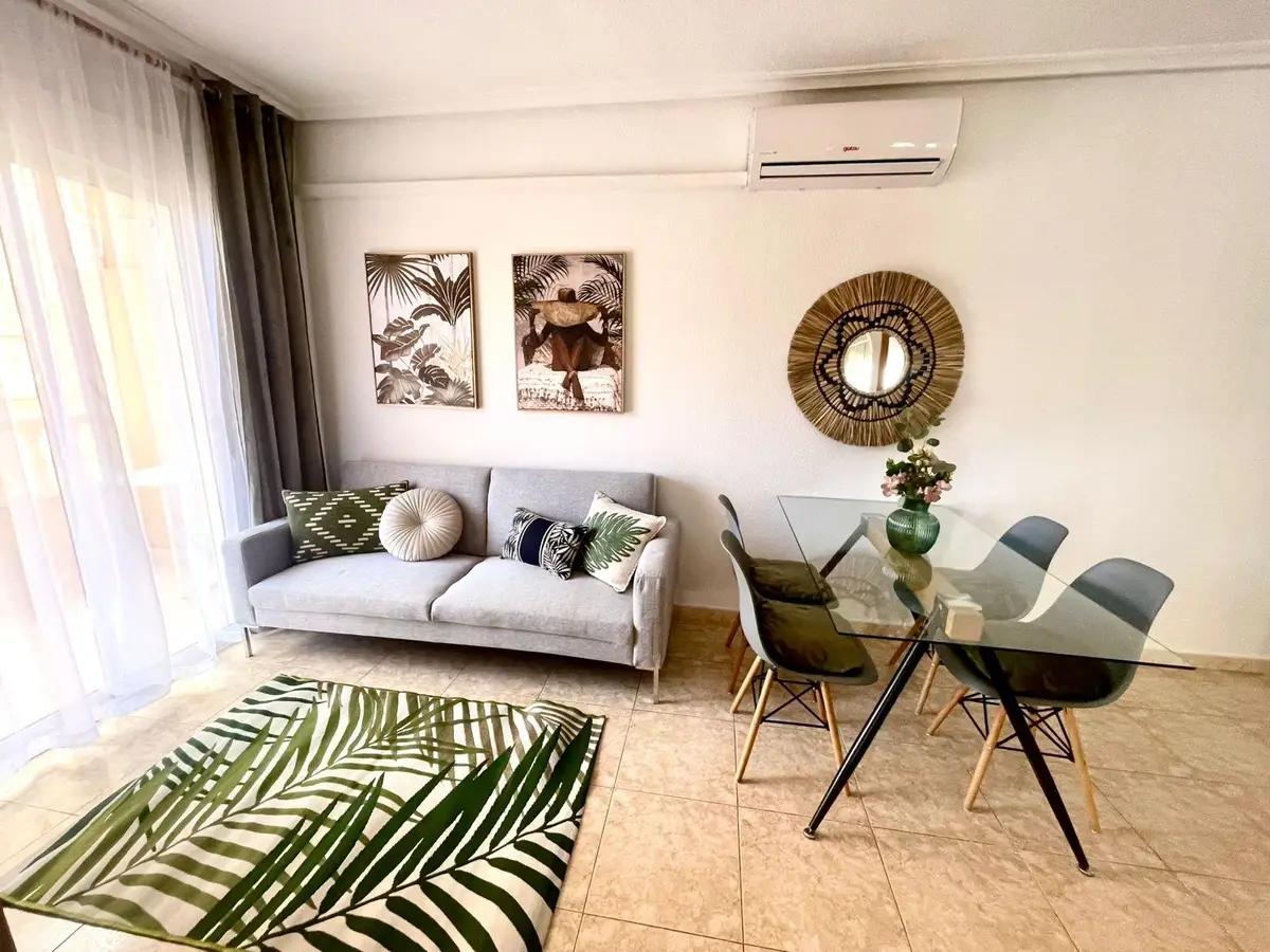 Apartment with 2 bedrooms in Torrevieja, Alicante, €133,000
