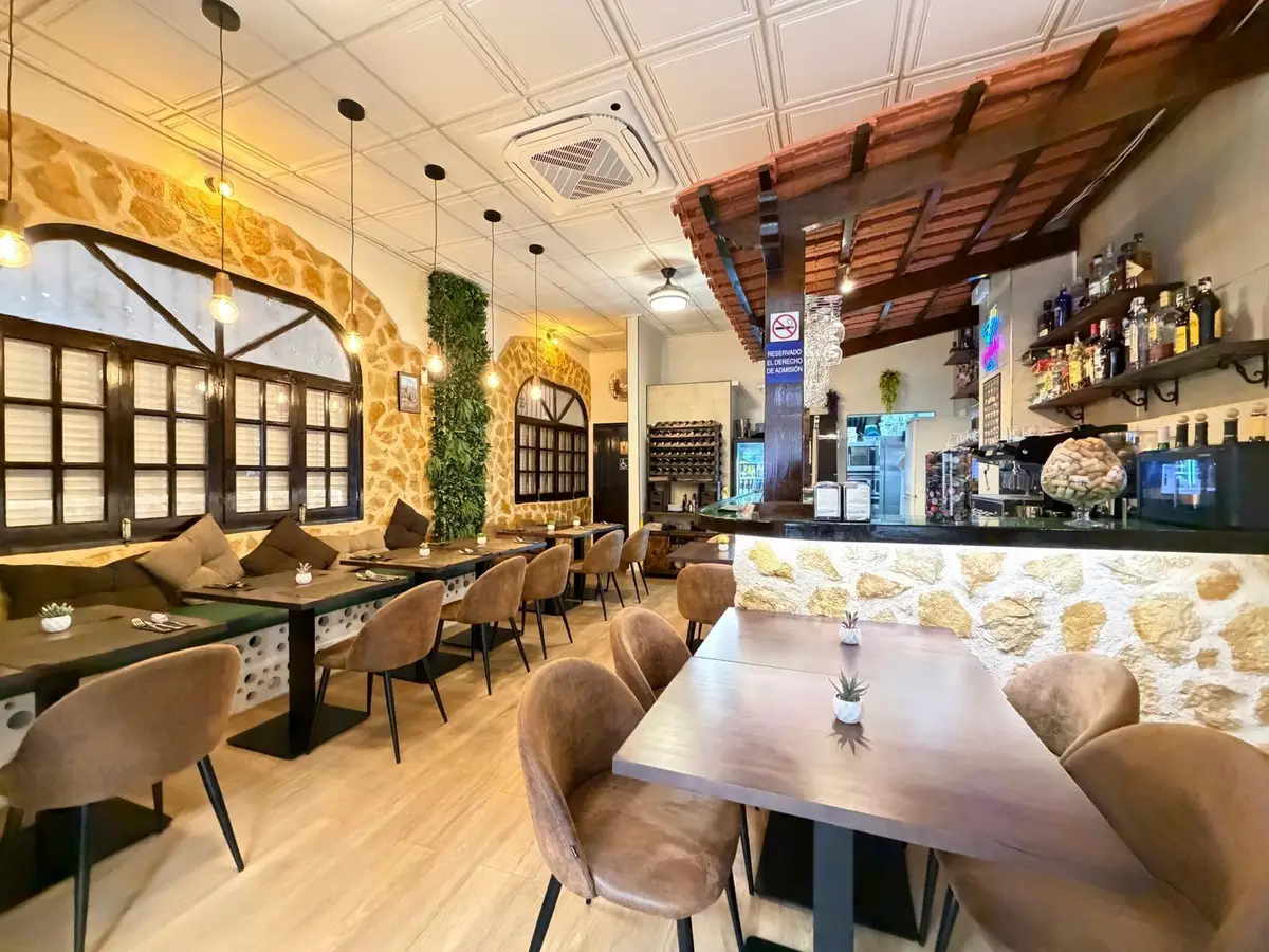 Commercial in Torrevieja, Alicante, €160,000