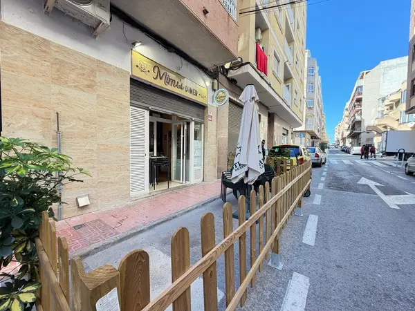 Commercial in Torrevieja, Alicante, €160,000 — photo 2