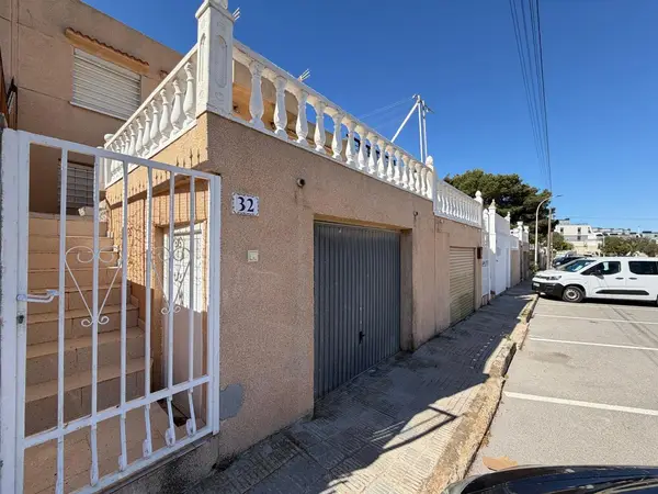 Townhouse with 3 bedrooms in Gran Alacant, Alicante, €219,000 — photo 2