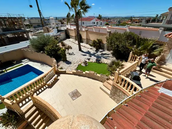 Villa with 5 bedrooms in Ciudad Quesada, Alicante, €725,000 — photo 3
