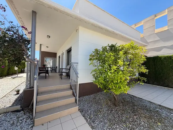 Villa with 4 bedrooms in Ciudad Quesada, Alicante, €420,000 — photo 3