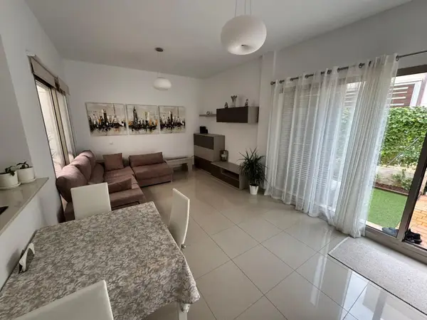 Townhouse with 3 bedrooms in Torrevieja, Alicante, €375,000 — photo 2