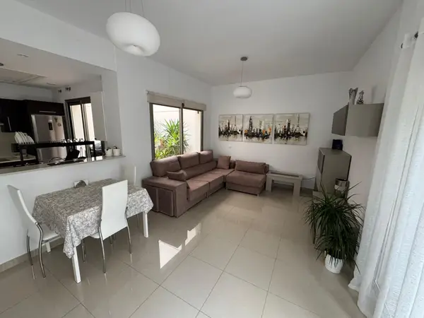 Townhouse with 3 bedrooms in Torrevieja, Alicante, €375,000 — photo 3