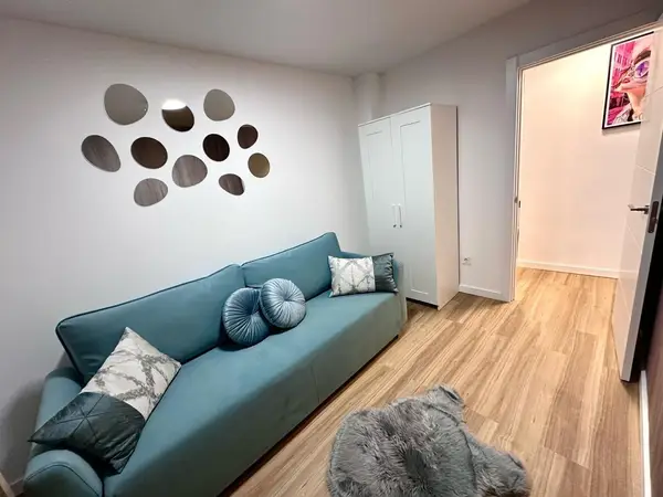 Apartment with 2 bedrooms in Torrevieja, Alicante, €140,000 — photo 2