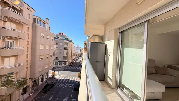 Apartment with 2 bedrooms in Torrevieja, Alicante, €169,000 — photo 2