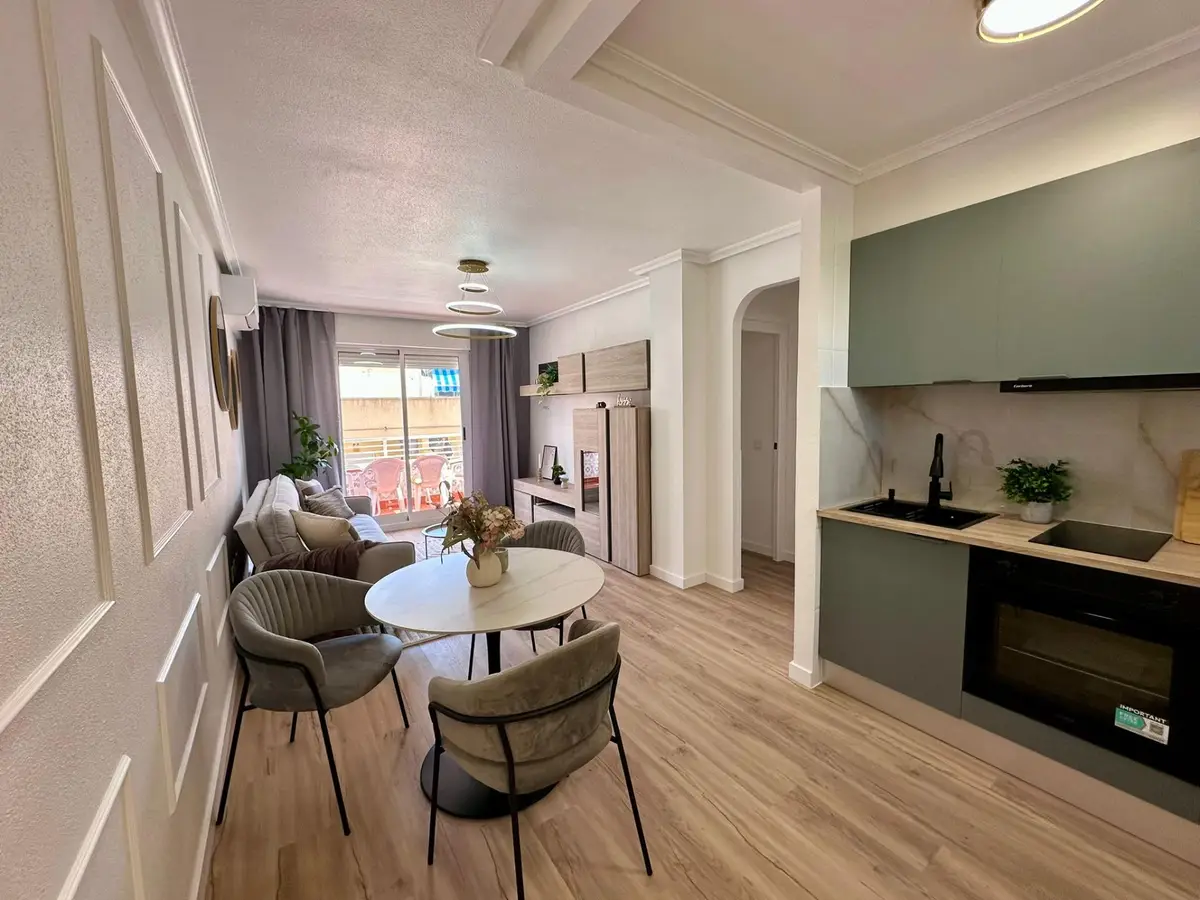 Apartment with 2 bedrooms in Torrevieja, Alicante, €199,900
