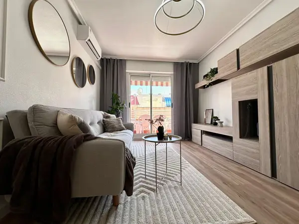 Apartment with 2 bedrooms in Torrevieja, Alicante, €199,900 — photo 2