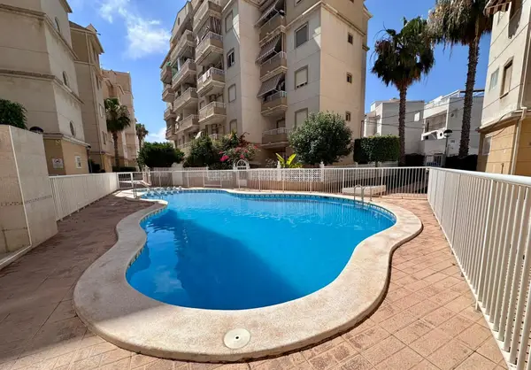 Apartment with 2 bedrooms in Torrevieja, Alicante, €199,900 — photo 3