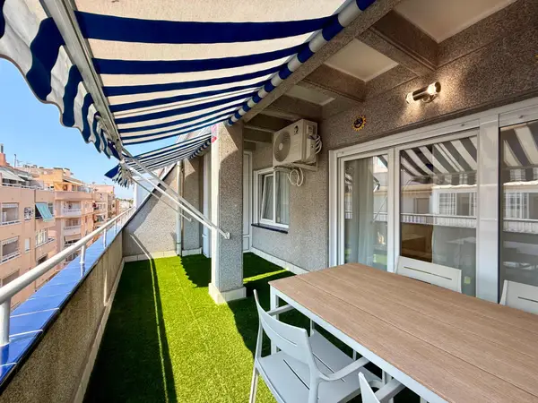 Penthouse with 2 bedrooms in Torrevieja, Alicante, €219,900 — photo 2