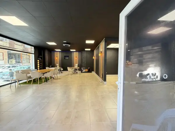 Commercial with 2 bedrooms in Torrevieja, Alicante, €169,900 — photo 2