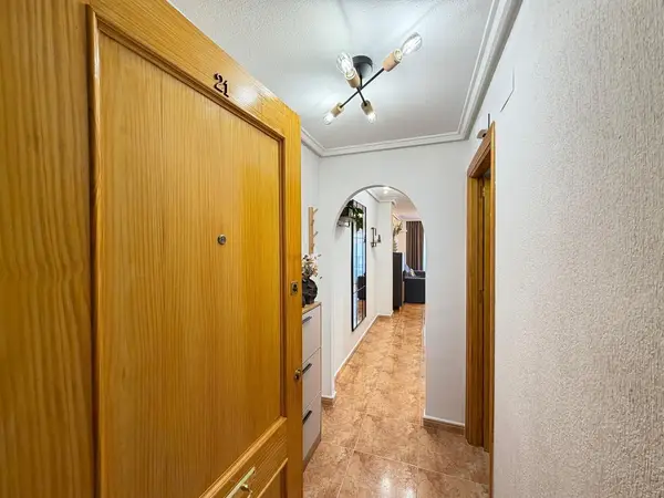 Apartment with 2 bedrooms in Torrevieja, Alicante, €144,900 — photo 3