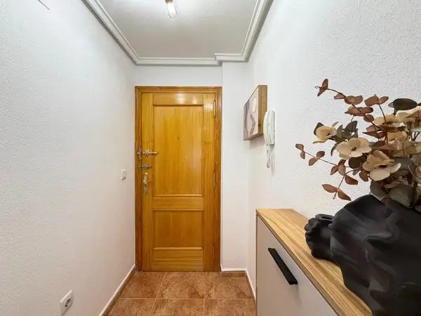 Apartment with 2 bedrooms in Torrevieja, Alicante, €144,900 — photo 4