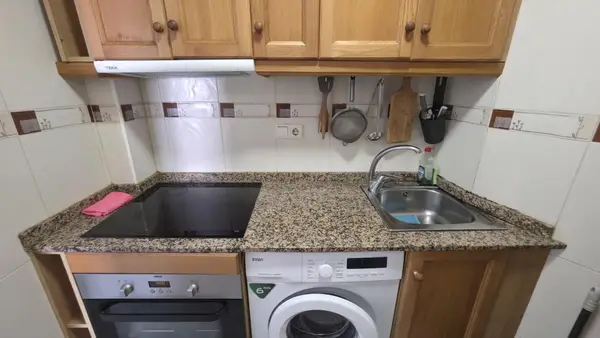 Apartment with 1 bedroom in Torrevieja, Alicante, €129,900 — photo 2