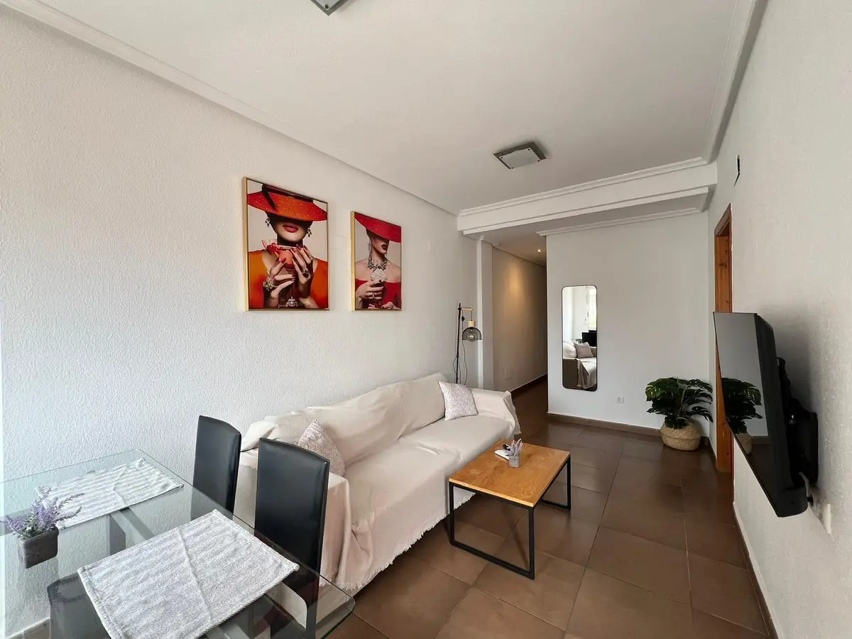 Apartment with 2 bedrooms in Torrevieja, Alicante, €148,062