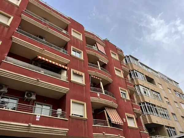 Apartment with 2 bedrooms in Torrevieja, Alicante, €148,062 — photo 2