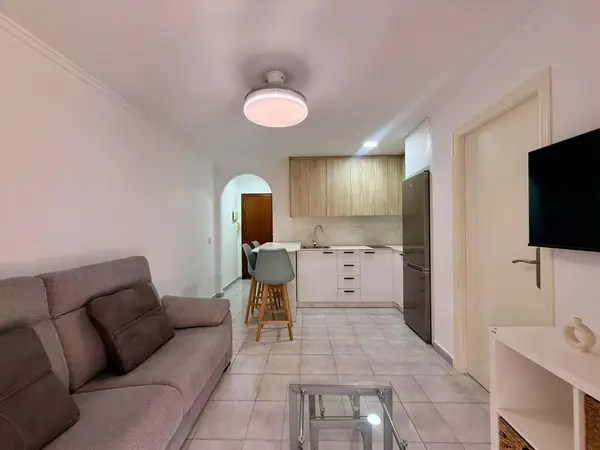 Apartment with 1 bedroom in Torrevieja, Alicante, €139,900 — photo 2