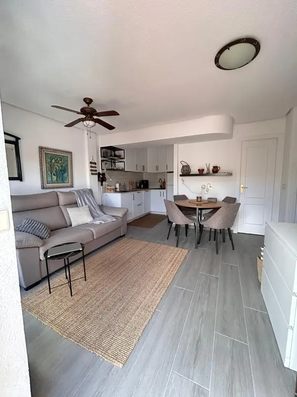 Bungalow with 2 bedrooms in Torrevieja, Alicante, €205,000 — photo 3