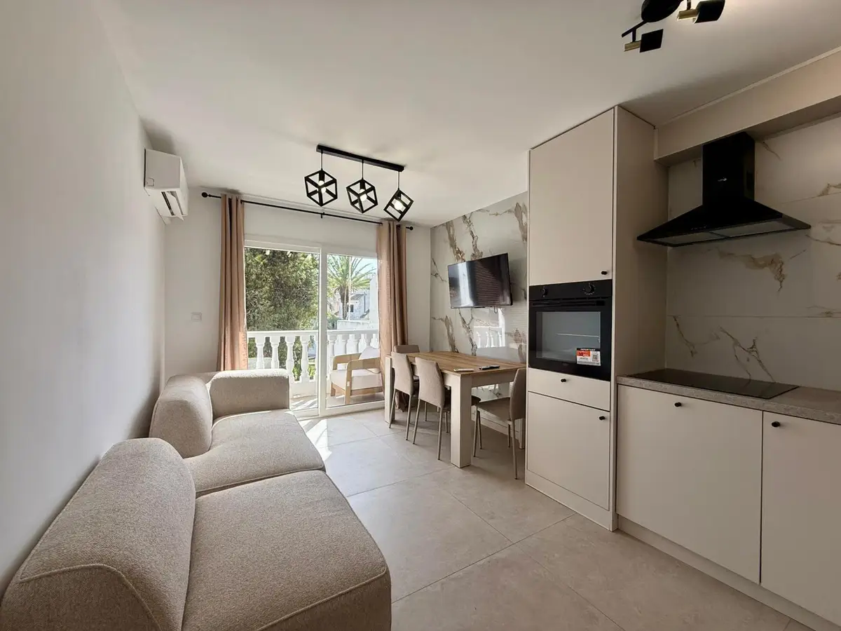 Penthouse with 1 bedroom in Torrevieja, Alicante, €139,900