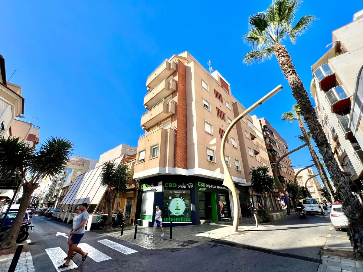 Commercial in Torrevieja, Alicante, €235,000