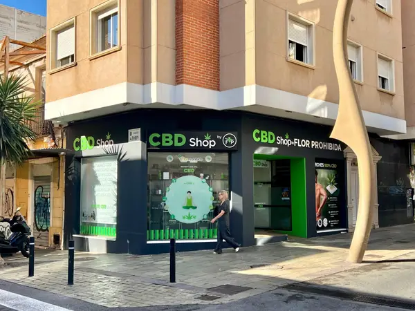 Commercial in Torrevieja, Alicante, €235,000 — photo 3