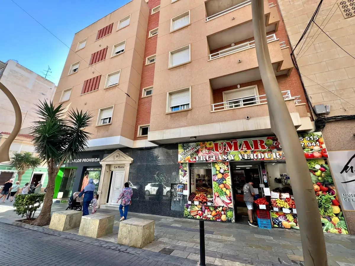 Commercial in Torrevieja, Alicante, €215,000