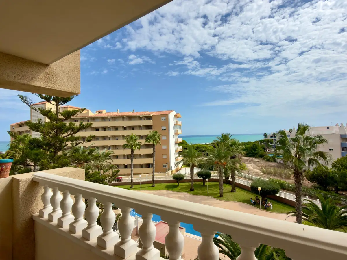 Apartment with 2 bedrooms in Guardamar del Segura, Alicante, €259,900