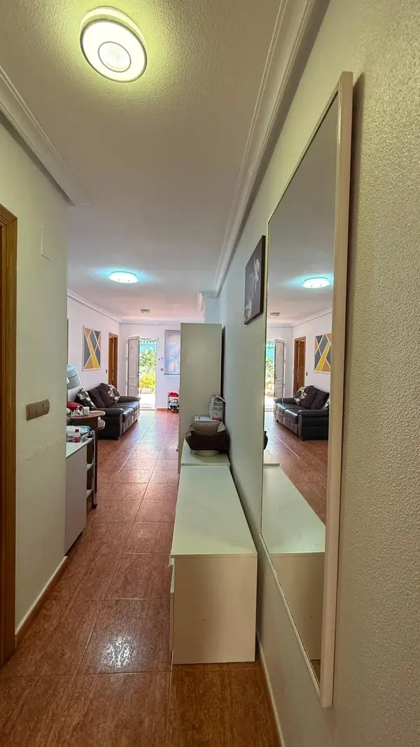 Bungalow with 3 bedrooms in Torrevieja, Alicante, €264,000 — photo 4