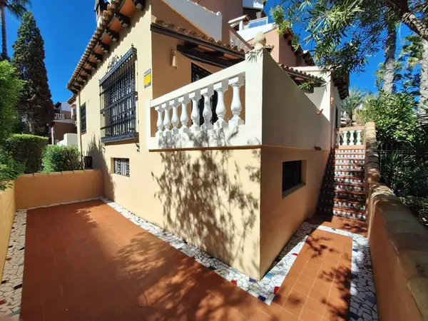 Apartment with 2 bedrooms in Torrevieja, Alicante, €495,000 — photo 2
