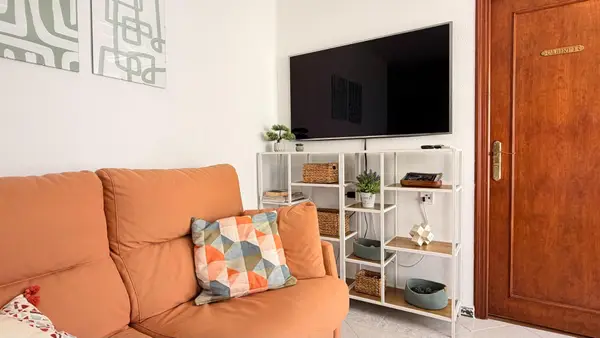 Apartment with 1 bedroom in Torrevieja, Alicante, €149,900 — photo 2