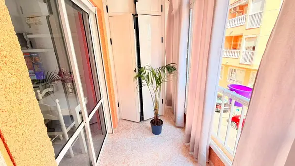 Apartment with 1 bedroom in Torrevieja, Alicante, €135,000 — photo 4