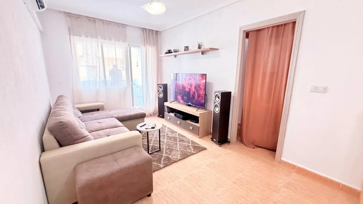 Apartment with 2 bedrooms in Torrevieja, Alicante, €149,500