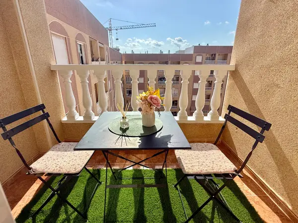 Penthouse with 2 bedrooms in Torrevieja, Alicante, €144,500 — photo 2
