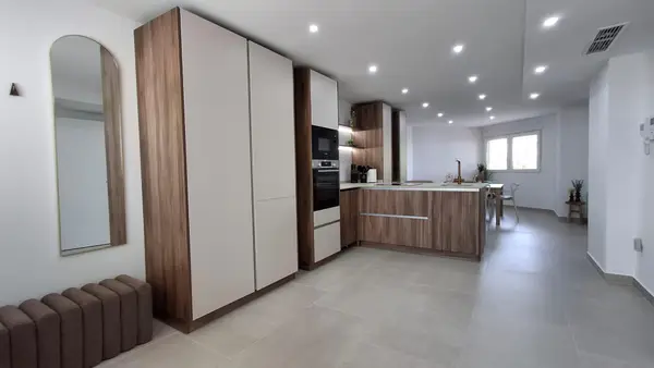 Apartment with 2 bedrooms in Torrevieja, Alicante, €279,000 — photo 2