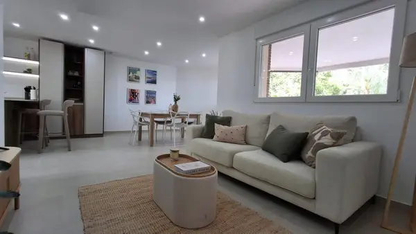 Apartment with 2 bedrooms in Torrevieja, Alicante, €279,000 — photo 3