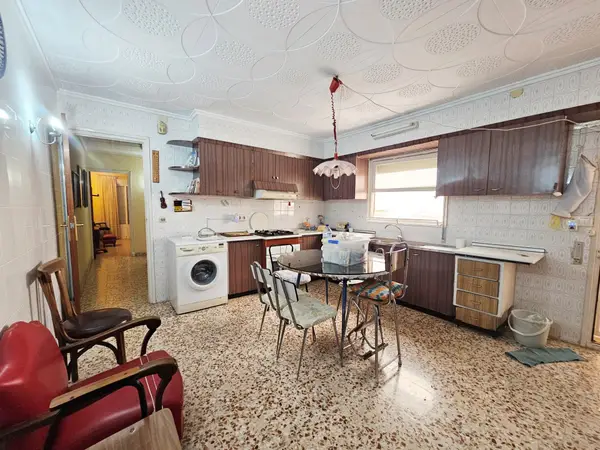 Commercial with 7 bedrooms in Torrevieja, Alicante, €529,900 — photo 3