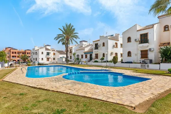 Penthouse with 2 bedrooms in Orihuela Costa, Alicante, €325,000 — photo 2